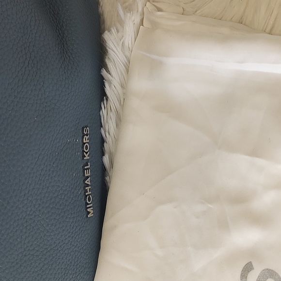 EUC Michael Kors Hobo Bag - Picture 3 of 9